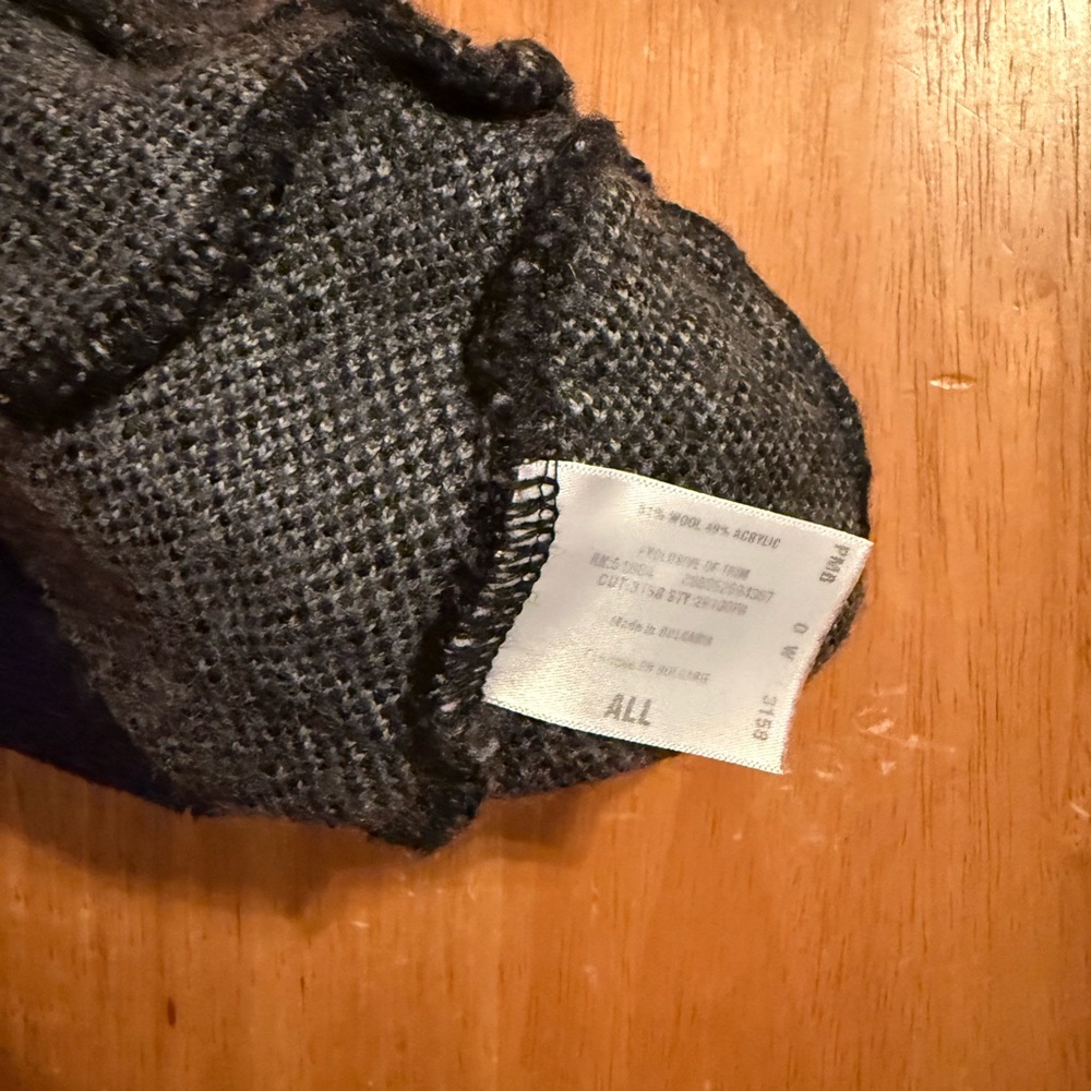 New Without Tags, Women’s Patagonia Winter Beanie - Picture 4 of 4